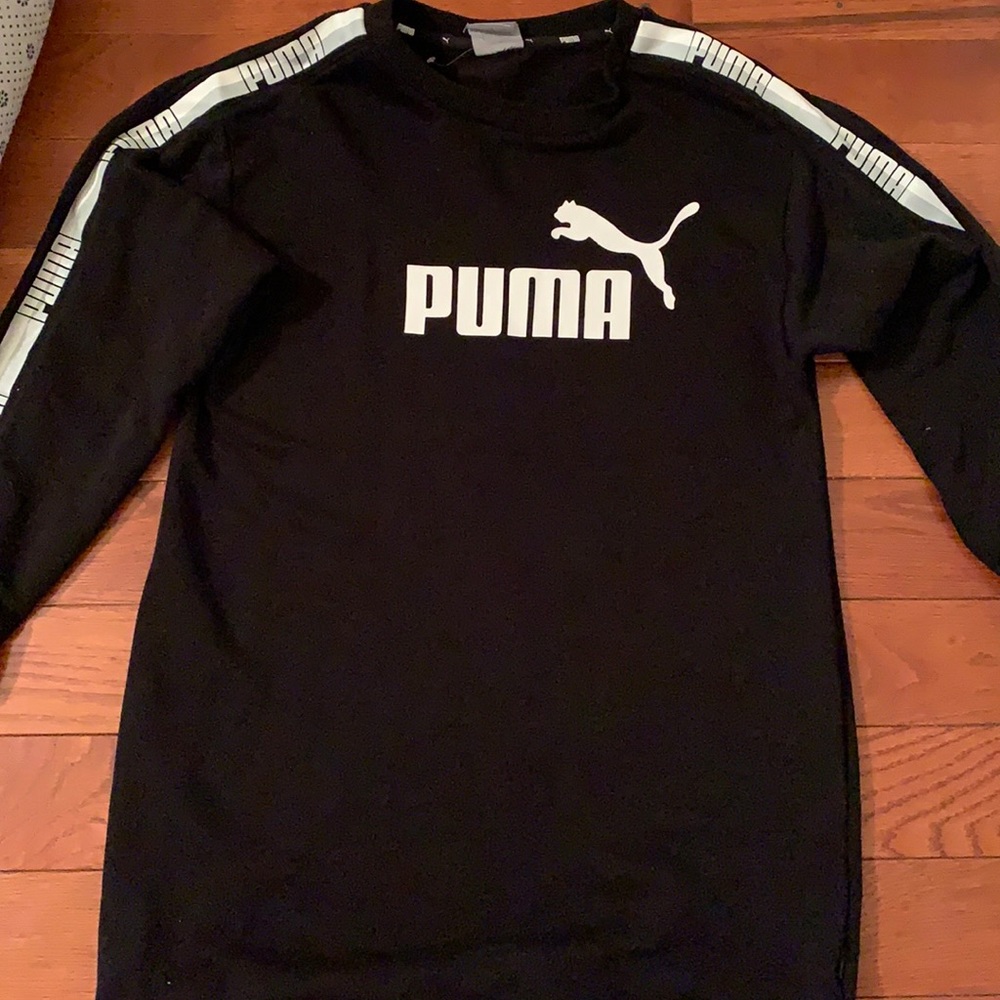 Black puma sweatshirt